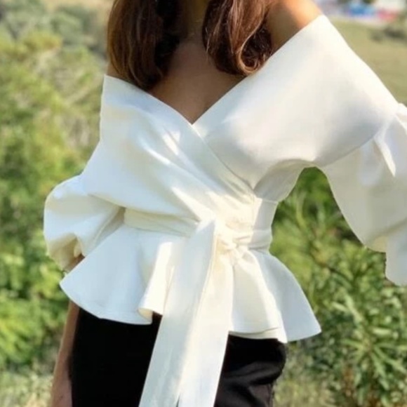 Luxe White Off Shoulder Sexy Balloon Sleeve Blouse - Picture 3 of 9